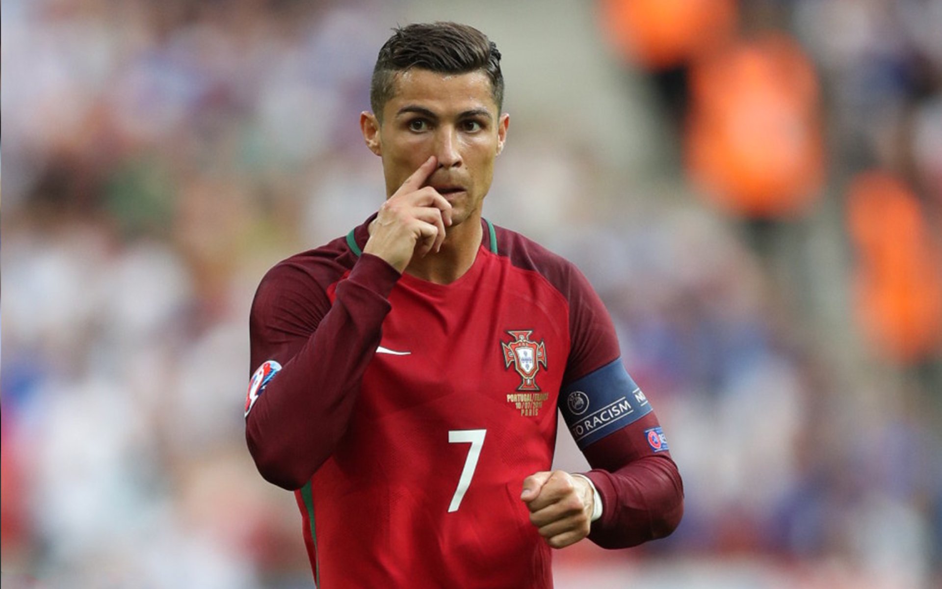 特斯·冯·迪克：比赛中展现出卓越的球感，成为南非队的技术保障