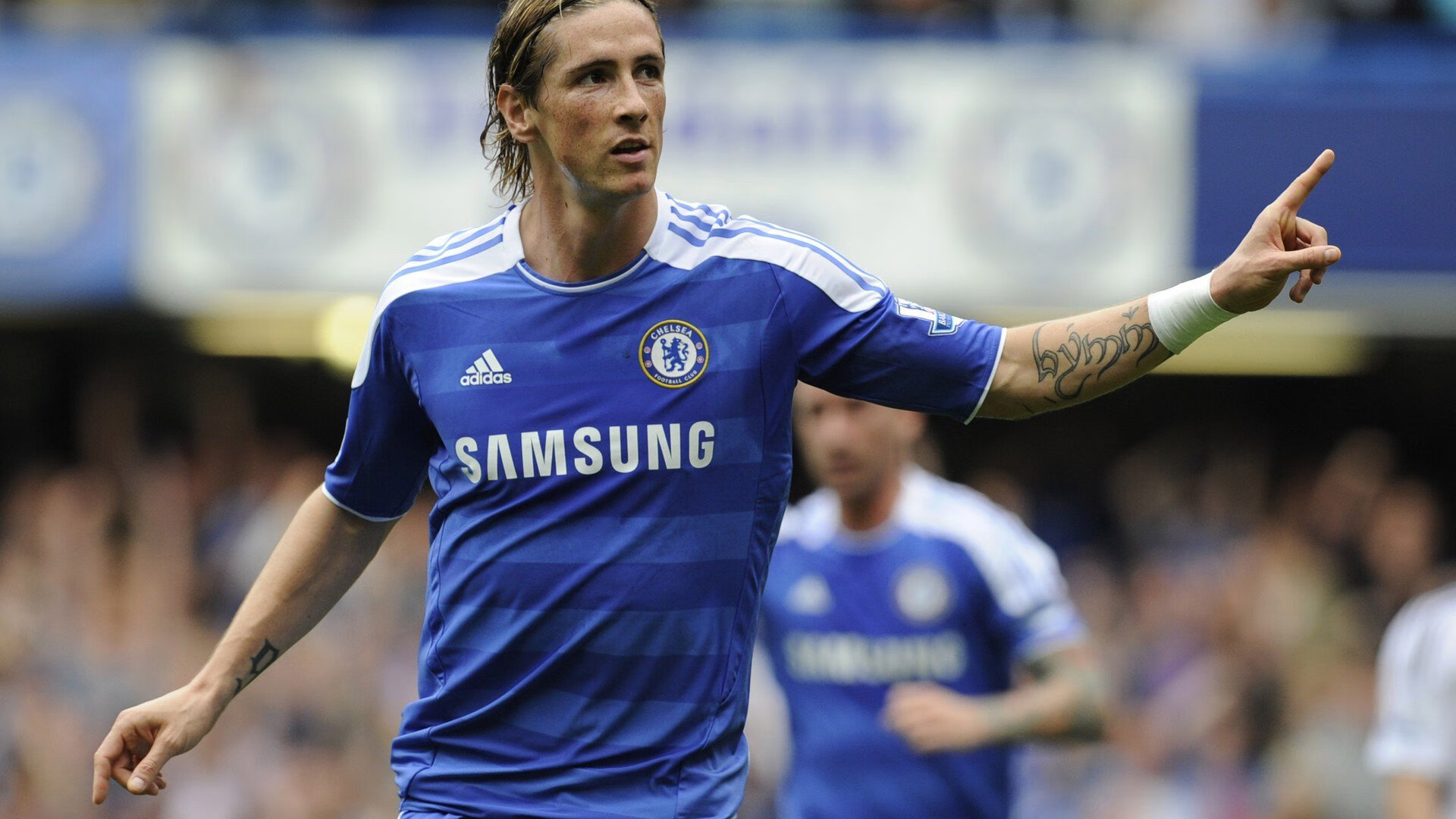 英超最后冲刺：精彩瞬间点燃球迷！，英超最后一名能拿多少转播钱