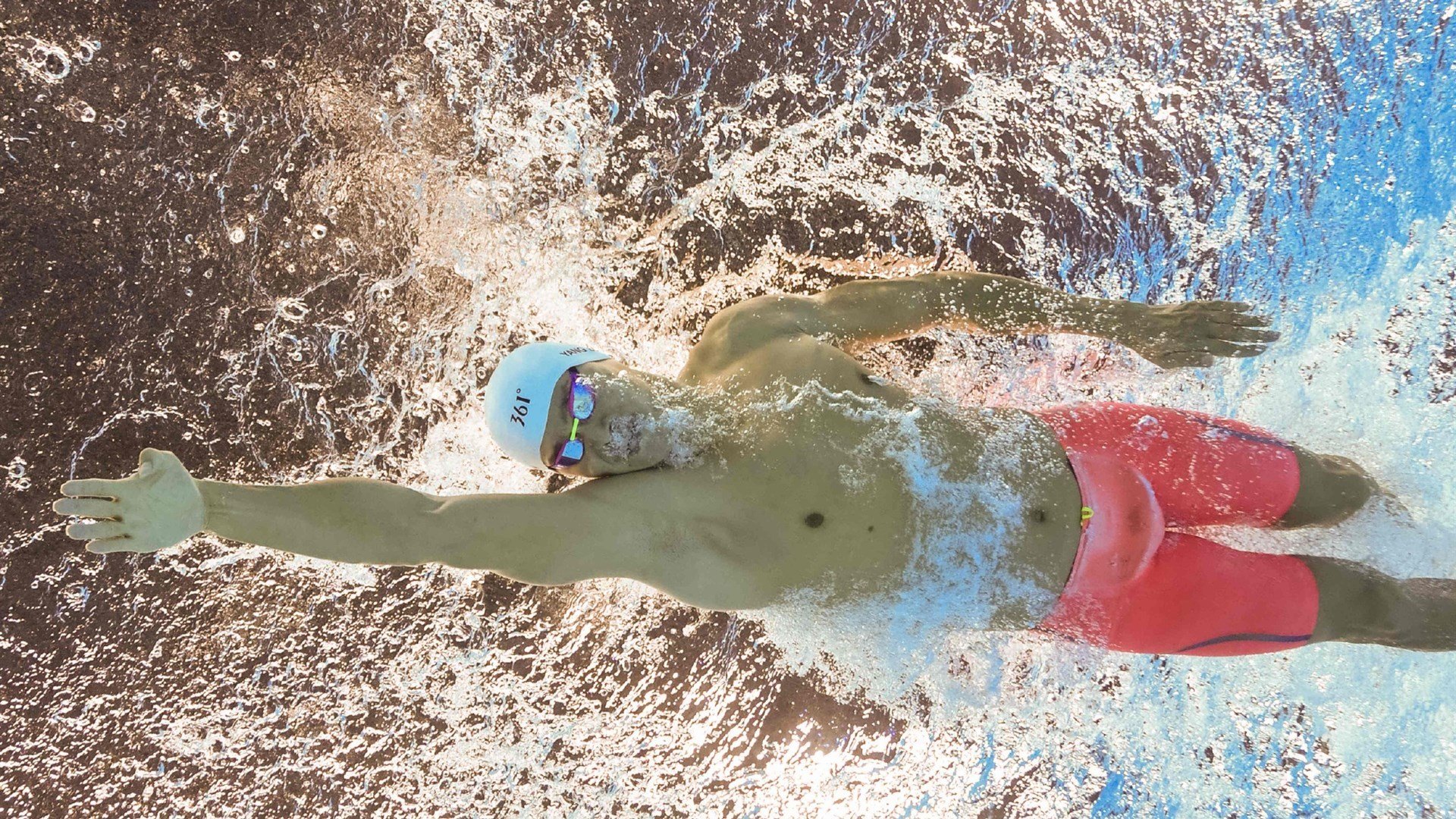 陈佳佩拉卡尼赛后合影传递友谊，陈佳专访